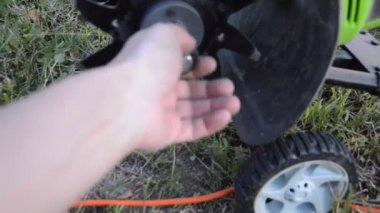 Toprak sürme ve tohum ekmek için ekici.