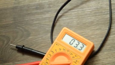Elektrikli aletlerin ölçümü ve onarımı için testçi