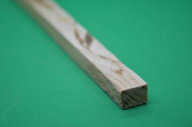 Yeşil arkaplandaki nesnelerin makro fotoğrafçılığı