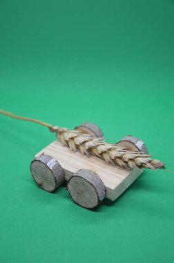 Yeşil arkaplandaki nesnelerin makro fotoğrafçılığı