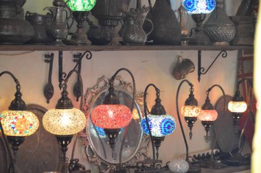 Yunanistan 'ın Rodos adasında el yapımı lambalar