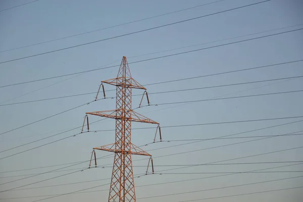 Postes Alambres Alto Voltaje Las Líneas Eléctricas —  Fotos de Stock