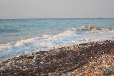 Yunanistan 'ın Rodos adasındaki Ege Denizi' nde gelgit taşı