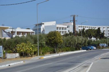 RHODOS, GREECE - 13 Eylül 2021 Sahil Yolu Ege