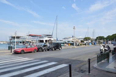 TheOLOGOS, RHODOS, GREECE - 14 Eylül 2021 Rodos Limanı