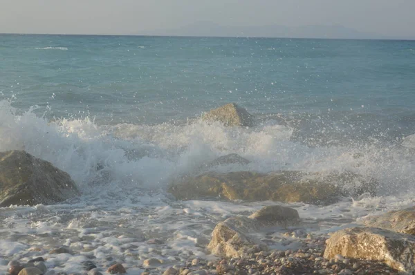 Steine Vor Dem Hintergrund Des Ägäischen Sturms Auf Der Griechischen — Stockfoto