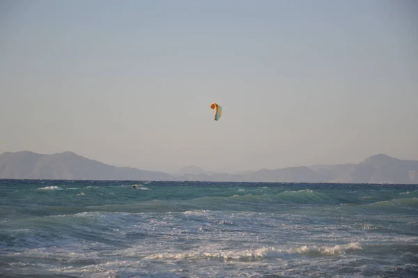 Θεολογοσ Ροδοσ Ελλαδα Σεπτεμβριου 2021 Kitesurfing Στο Αιγαίο Πέλαγος Της — Φωτογραφία Αρχείου