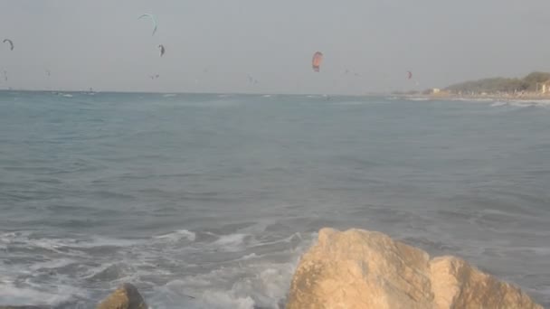 Kitesurfen Egeïsche Zee Van Rhodos Island Griekenland — Stockvideo