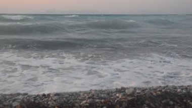 Yunanistan 'ın Rodos adasında Ege Denizi' nde sörf