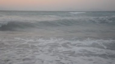 Yunanistan 'ın Rodos adasında Ege Denizi' nde sörf