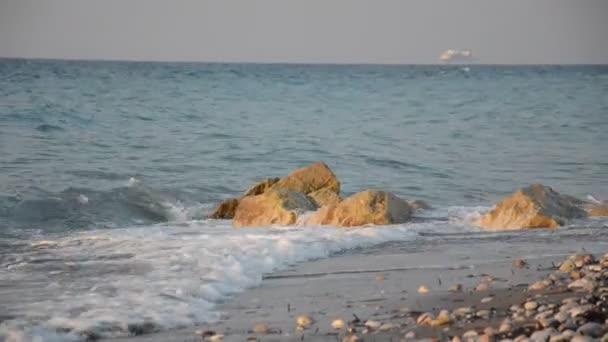 Kamienie Tle Burzy Morza Egejskiego Wyspie Rodos Grecji — Wideo stockowe