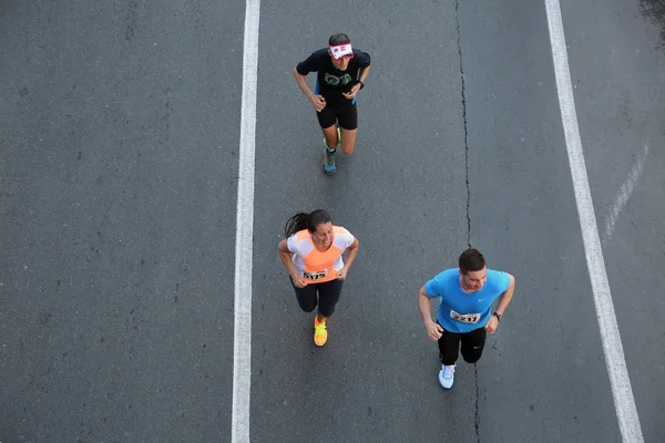 Вулиця бігунів на 29 Белград марафон — стокове фото