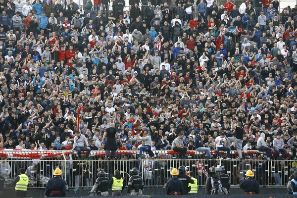 Partido de fútbol entre Partizan y Estrella Roja —  Fotos de Stock