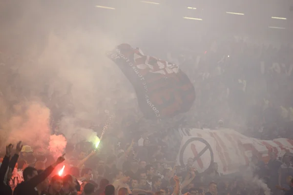 Fotbalové utkání mezi Partizan a červená hvězda — Stock fotografie