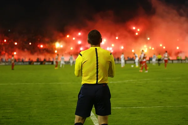 Fotbalové utkání mezi Partizan a červená hvězda — Stock fotografie