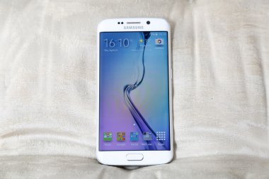 Yeni Samsung S6 kenar kadeh