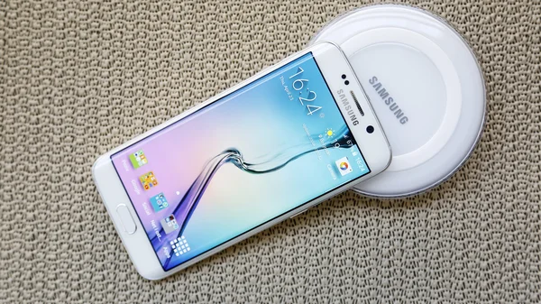Schot van nieuwe Samsung S6 rand — Stockfoto
