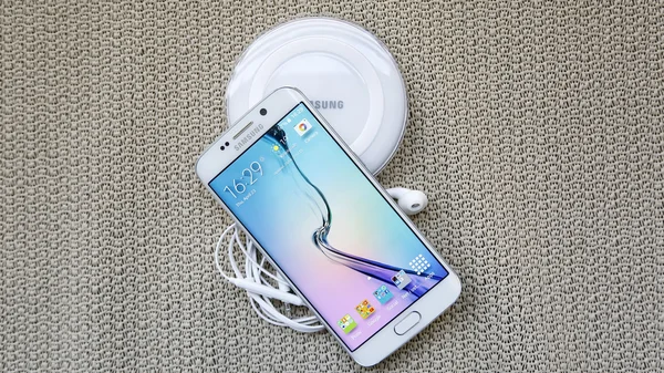 Tiro de nuevo Samsung S6 Edge — Foto de Stock