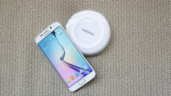 Tiro de nuevo Samsung S6 Edge — Foto de Stock