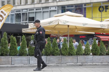 LGBT gurur geçit töreninde Belgrad