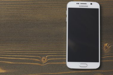 Beyaz Samsung Galaxy S6 atış ahşap tablo