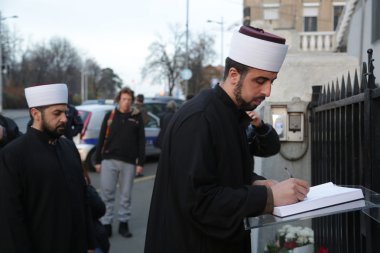 Belgrad ödemek haraç kurbanların Paris'te İslam cemaati temsilcileri