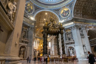 Vatikan Saint Peter Bazilikası içinde