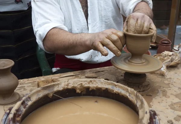 Potter agyag edényben — Stock Fotó