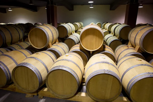 Vaten wijn kelder Bulgarije — Stockfoto