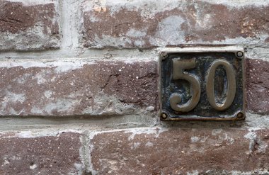 50 kırmızı tuğla sayısı