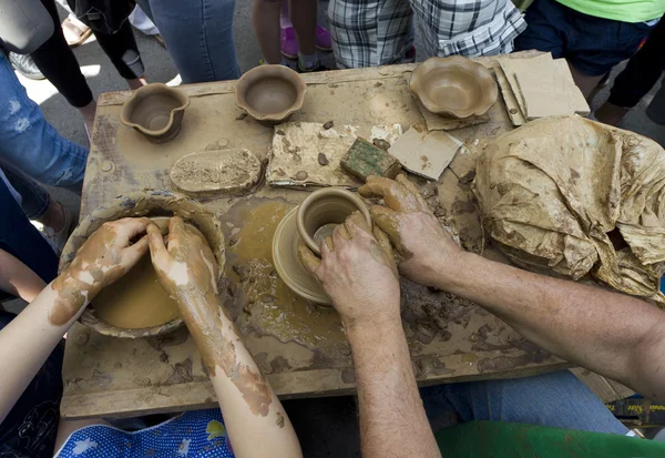 Potter agyag edényben — Stock Fotó