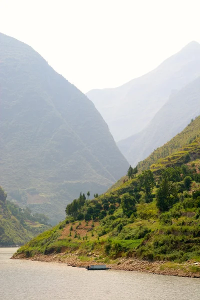 Montañas en el río Yangtze en China —  Fotos de Stock