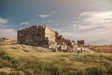Pammukale çok etkileyici bir yerdir. Pammukale çok etkileyici bir yerdir.