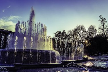 Milan İtalya castello sforzesco çeşme