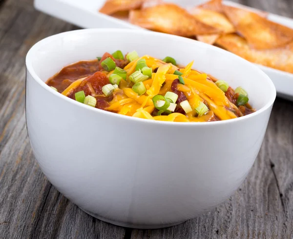 Chili con carne bowl — стоковое фото