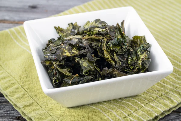 Kale chips snack — Stock Photo, Image