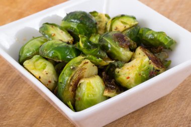 kavrulmuş Brüksel lahanası