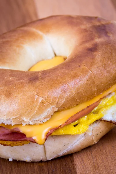 Ham Cheese and Egg Breakfast Bagel Sandwich — Stock Photo, Image