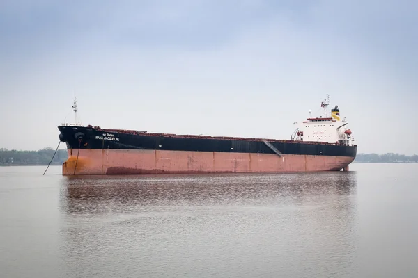 Maha Jacqueline industrial ship on St. Lawrence river — Stock Photo, Image