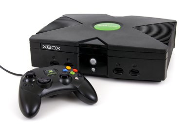 Microsoft Xbox oyun konsolu ve denetleyicisi