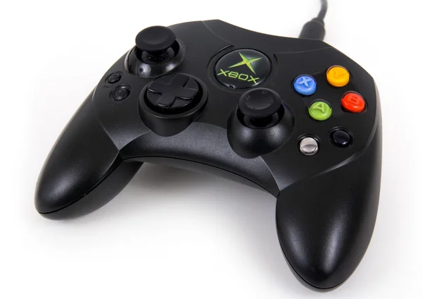 Svart Microsoft Xbox första generationen Controller över vit bakgrund — Stockfoto