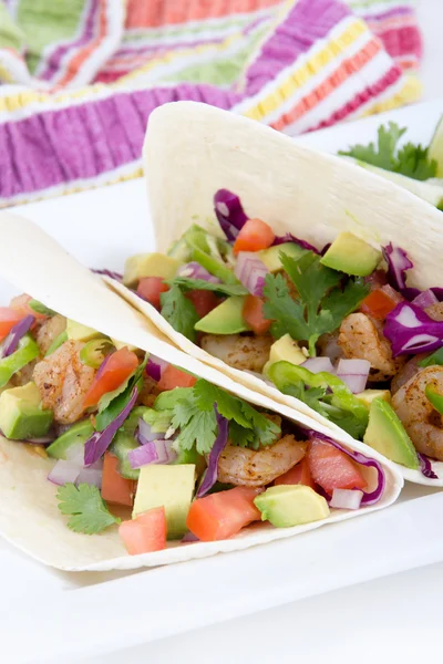 Dois deliciosos tacos de camarão — Fotografia de Stock