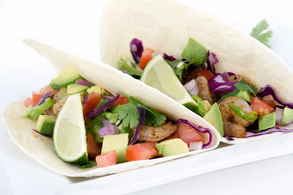 Två läckra räkor tacos — Stockfoto