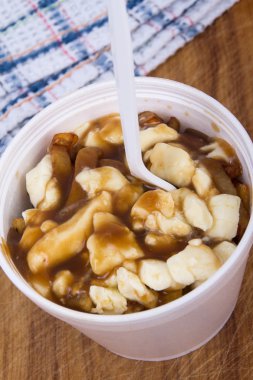 Poutine Kanada yemek 