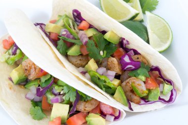 iki lezzetli karides tacos
