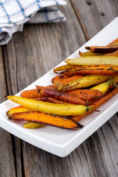 Honey roasted carrots — Stock Photo, Image