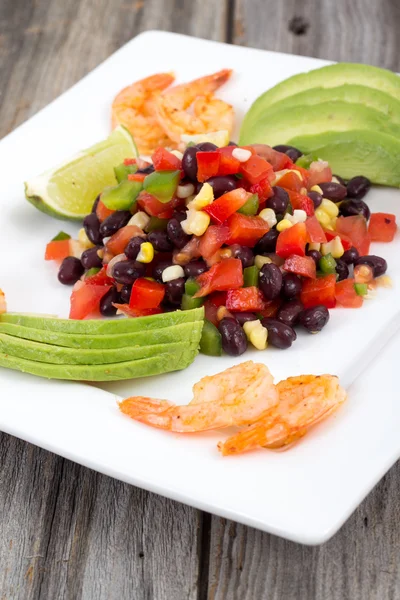 Plato de ensalada de frijol en la mesa —  Fotos de Stock