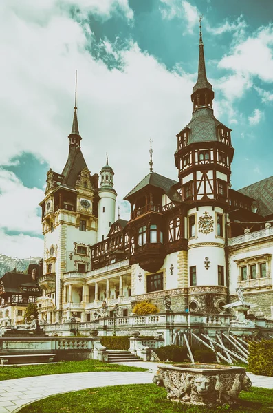 Peles slott i Sinaia, Rumänien — Stockfoto