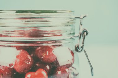 Kavanoz kırmızı taze kiraz