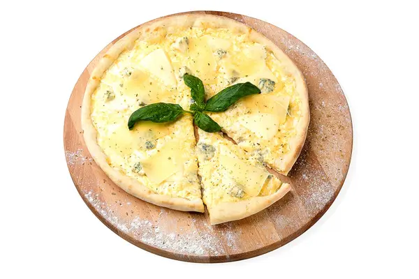 Hele Klassieke Vier Kaas Pizza Met Parmezaanse Kaas Gouda Mozzarella — Stockfoto